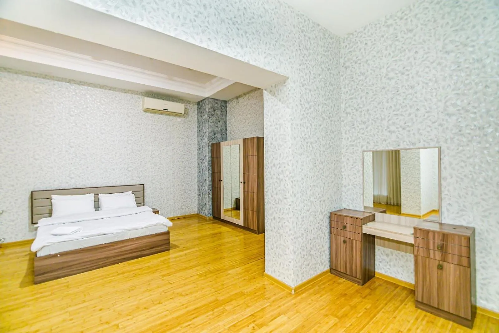Vip 5 Bedrooms Apt Baku