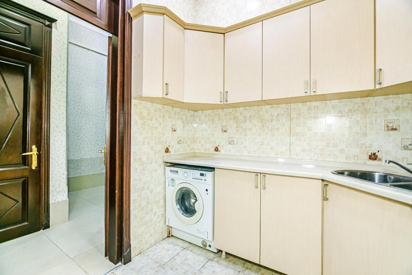 Apartment Vip 5 Bedrooms Apt Baku