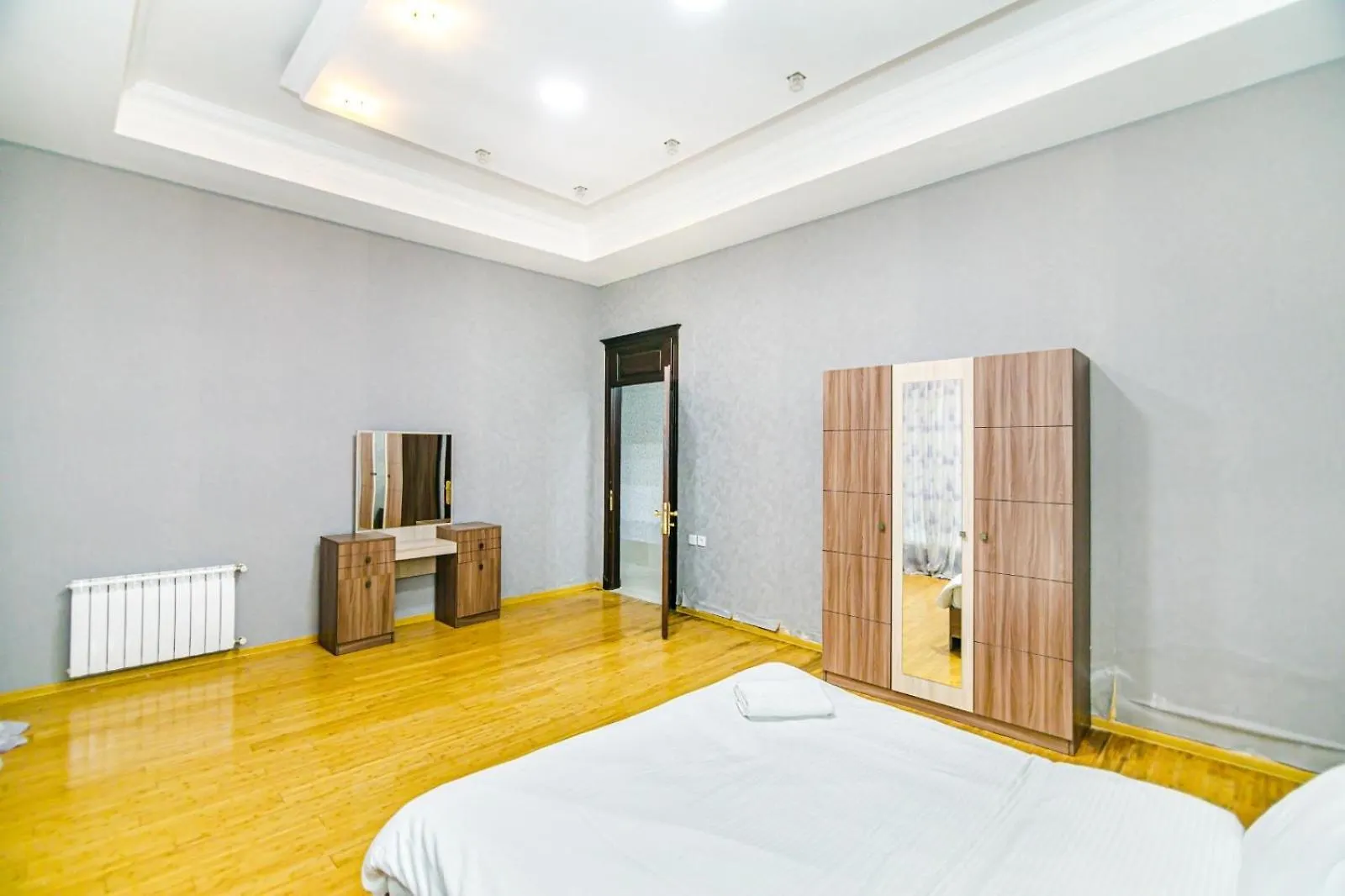 Apartment Vip 5 Bedrooms Apt Baku